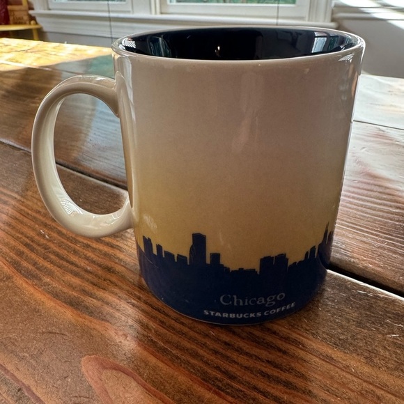 Starbucks CHICAGO mug !! Collectible - Picture 3 of 7